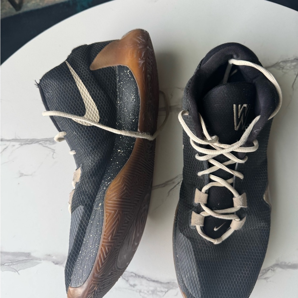 Nike Men 15 High Top Athletic Sneakers - Picture 9 of 12